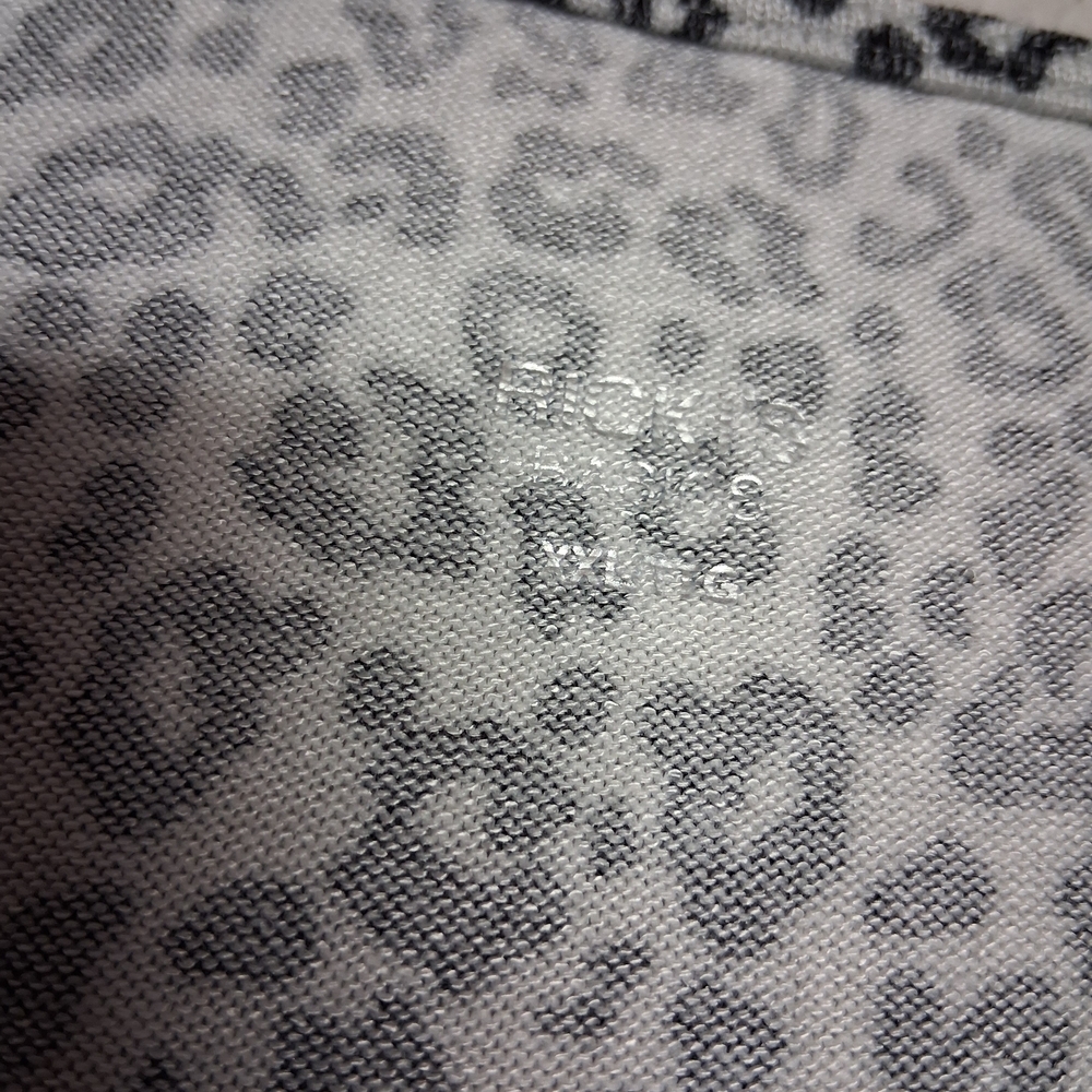 4/20$ Ricki's Leopard Print Long Sleeve Top - Picture 3 of 4